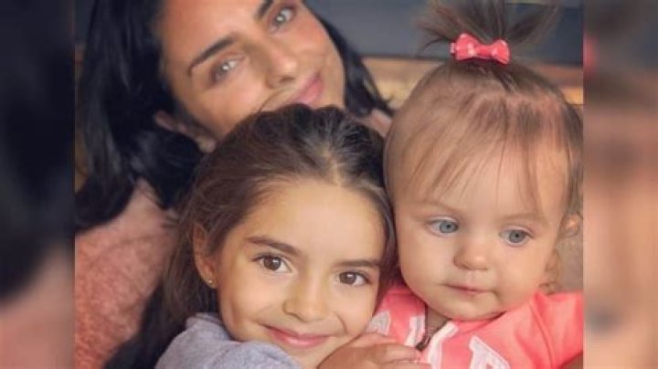 Unveiling The Enchanting World Of Aislinn Derbez's Daughter