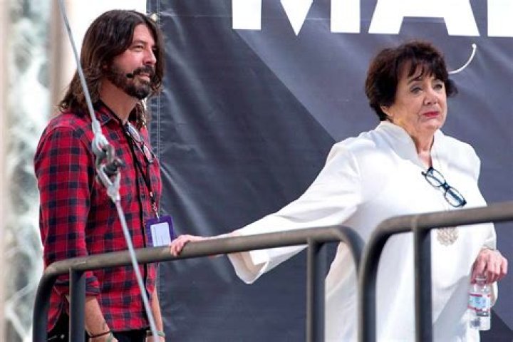 Unveiling The Extraordinary Influence Of "Dave Grohl Mom"