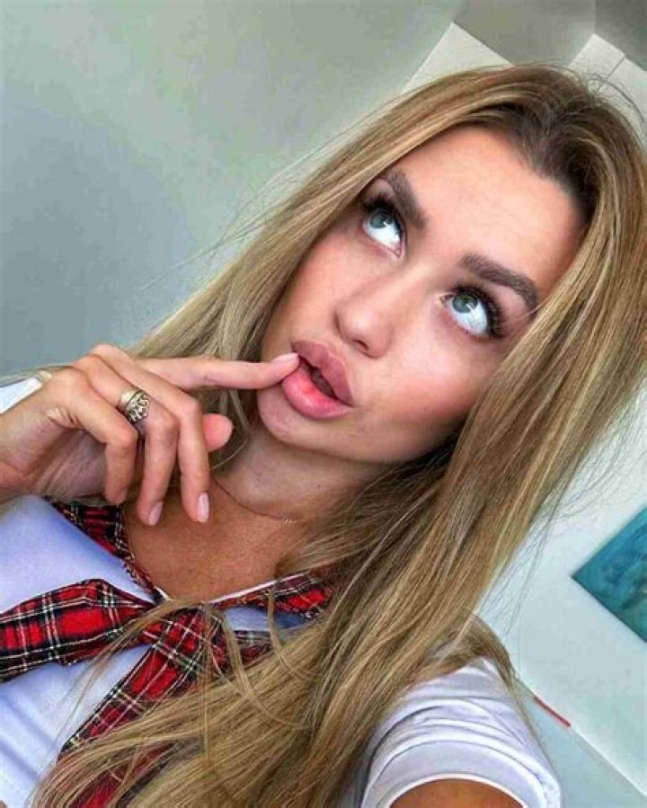 Kimmy Granger Height, Weight, Net Worth, Age, Birthday, Wikipedia, Who, Nationality, Biography