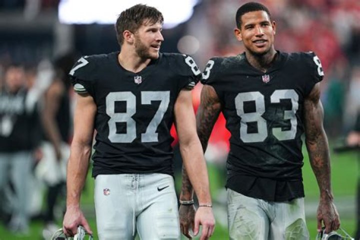 Unveiling Darren Waller's Secrets: Dominating NFL Tight End