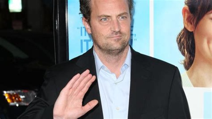 What Really Happened To Matthew Perry's Finger? |